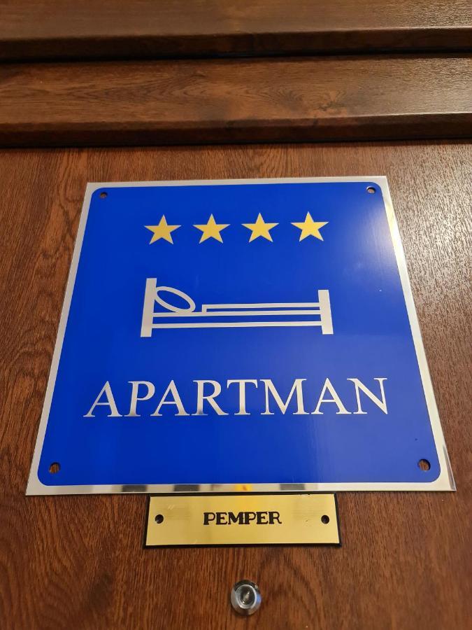 Apartment Pemper - Self Check In And Check Out Otočac Dış mekan fotoğraf