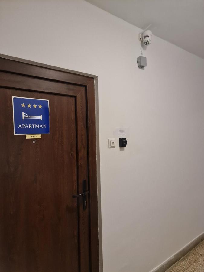 Apartment Pemper - Self Check In And Check Out Otočac Dış mekan fotoğraf