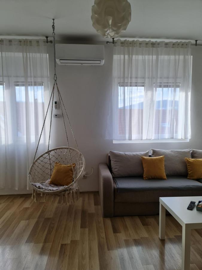 Apartment Pemper - Self Check In And Check Out Otočac Dış mekan fotoğraf