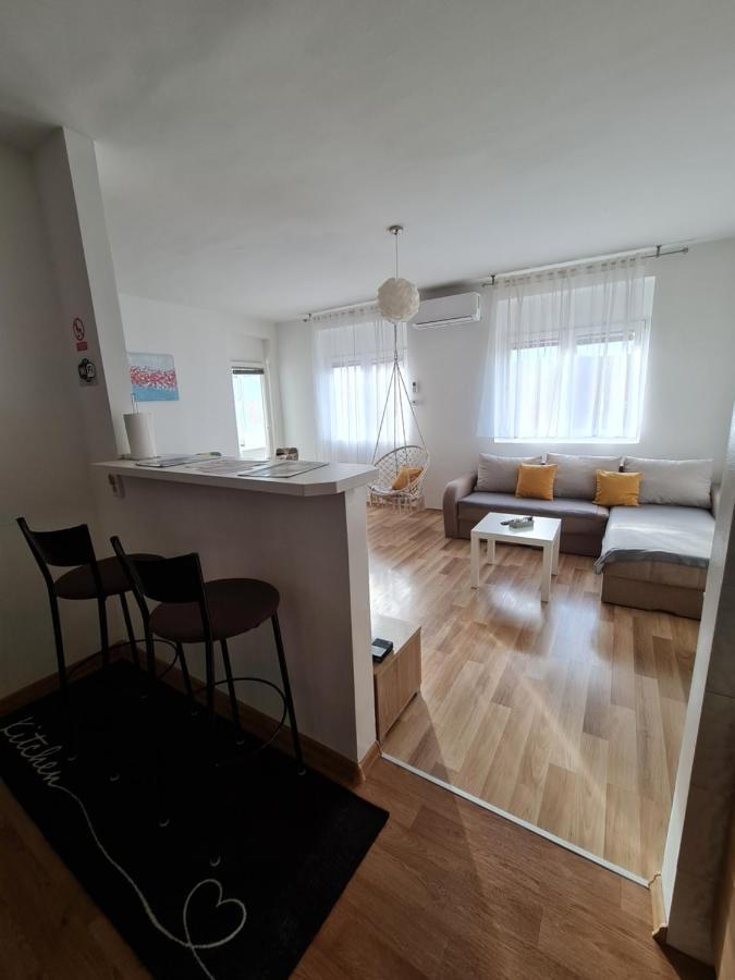 Apartment Pemper - Self Check In And Check Out Otočac Dış mekan fotoğraf