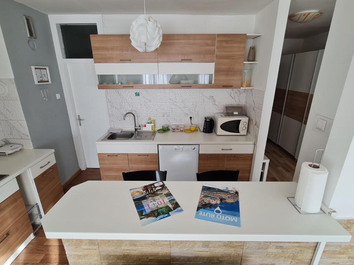 Apartment Pemper - Self Check In And Check Out Otočac Dış mekan fotoğraf