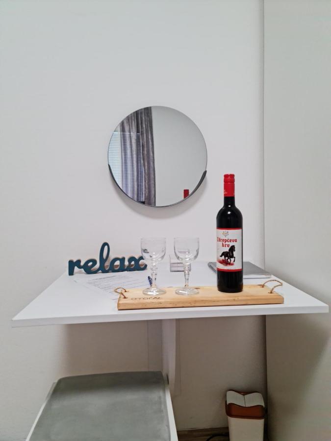 Apartment Pemper - Self Check In And Check Out Otočac Dış mekan fotoğraf