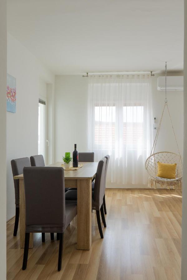 Apartment Pemper - Self Check In And Check Out Otočac Dış mekan fotoğraf