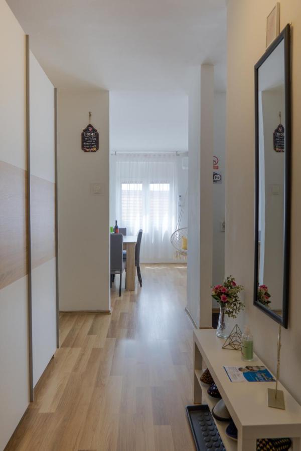 Apartment Pemper - Self Check In And Check Out Otočac Dış mekan fotoğraf